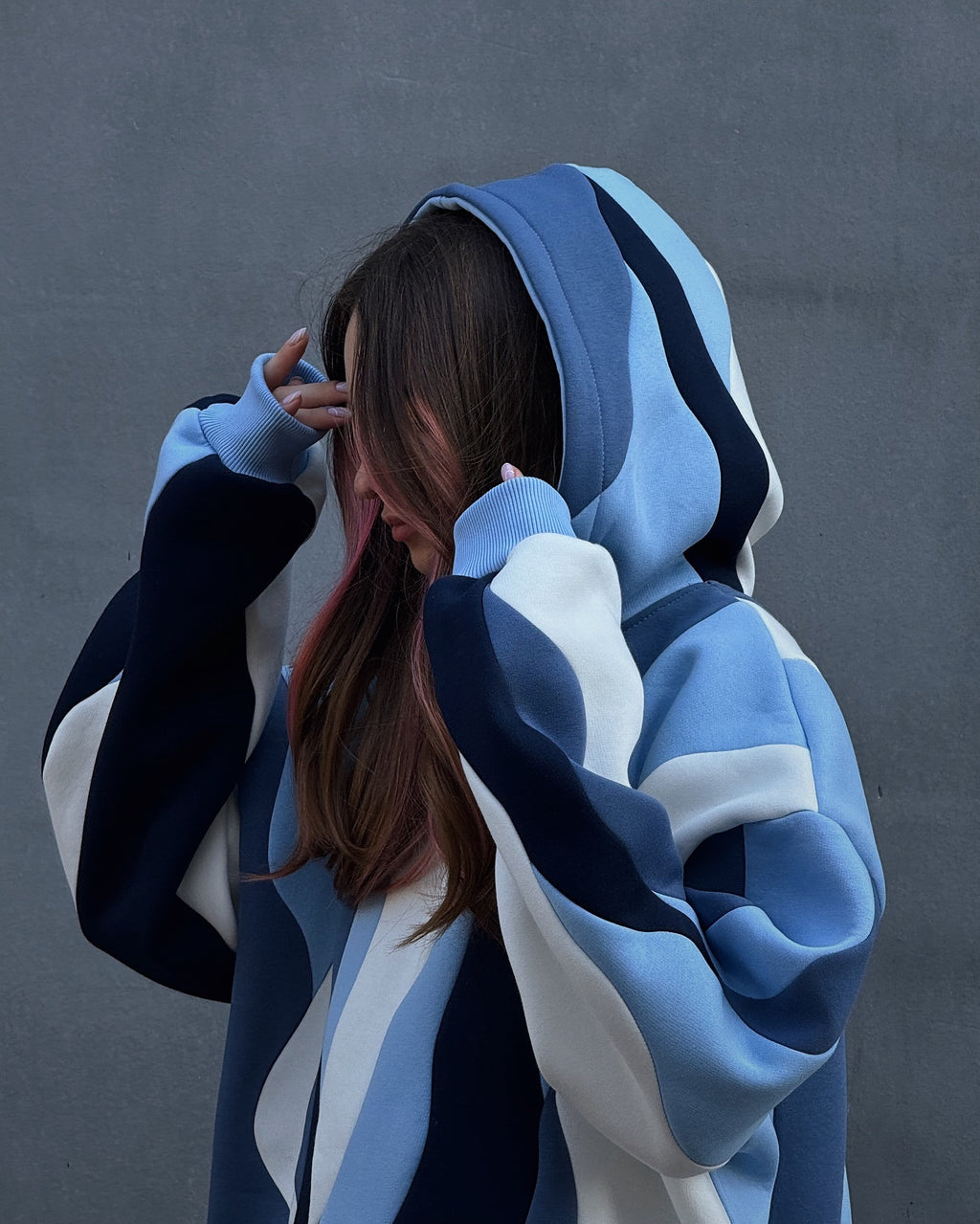 (pre-order) Klyro's Wavey Hoodie